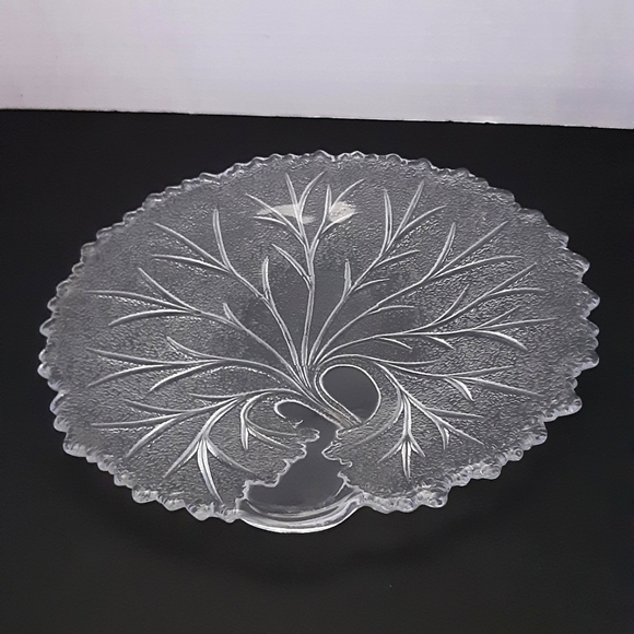 1960's Indiana Glass Pebble Leaf Salad or Lunchean Plate 8.5" Fern Cottagecore - Picture 5 of 6